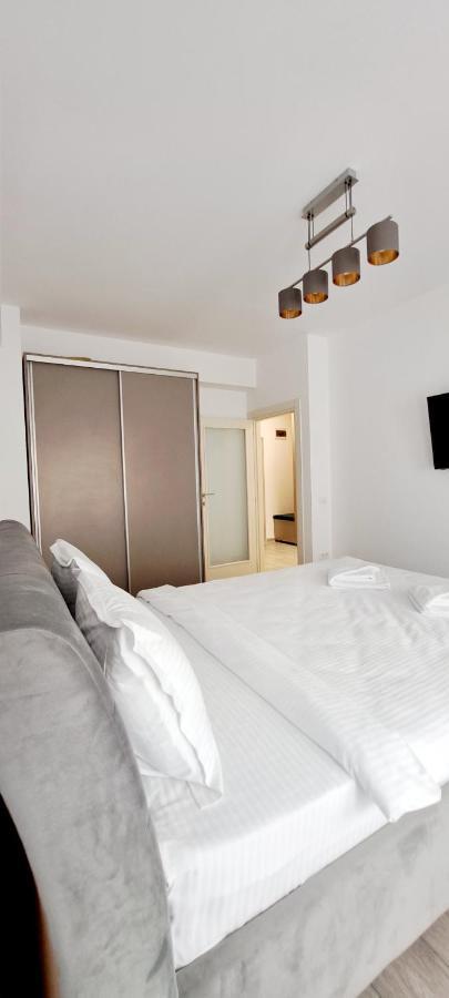 Relax Home Apartment Q Iasi Esterno foto