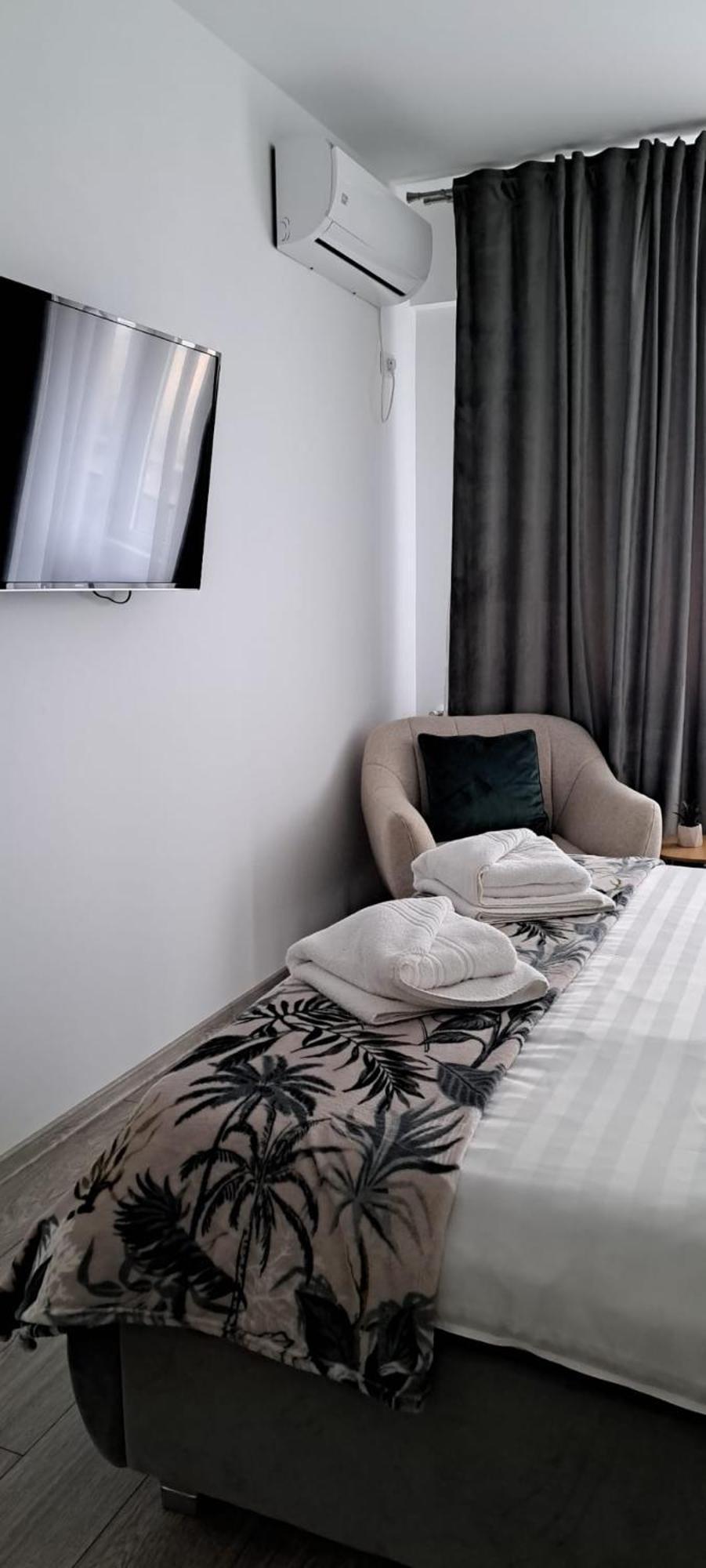 Relax Home Apartment Q Iasi Esterno foto